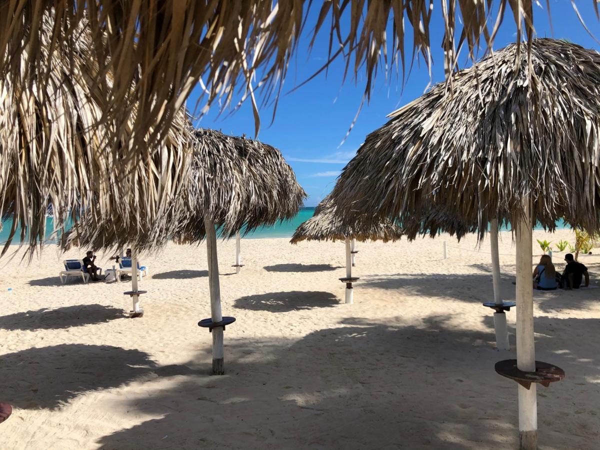 V&V Beach House Punta Cana Esterno foto